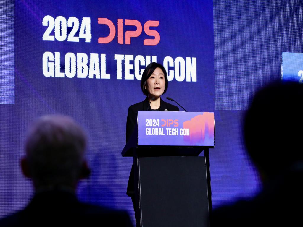 Minister Youngju Oh hosts Deep-Tech Global Conference 2024